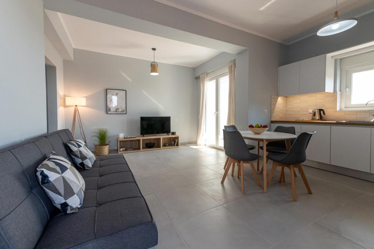 Rizes Seaside Homes Vromonérion 외부 사진