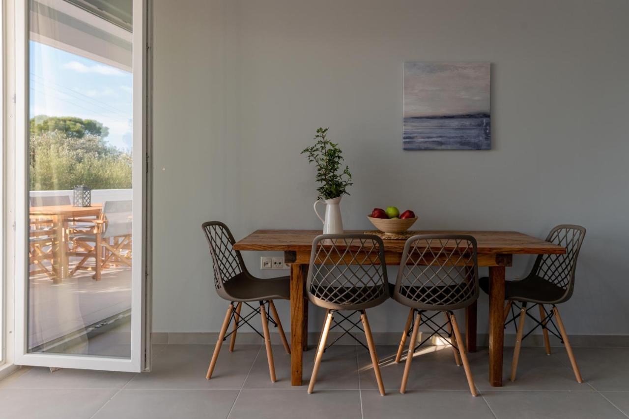 Rizes Seaside Homes Vromonérion 외부 사진