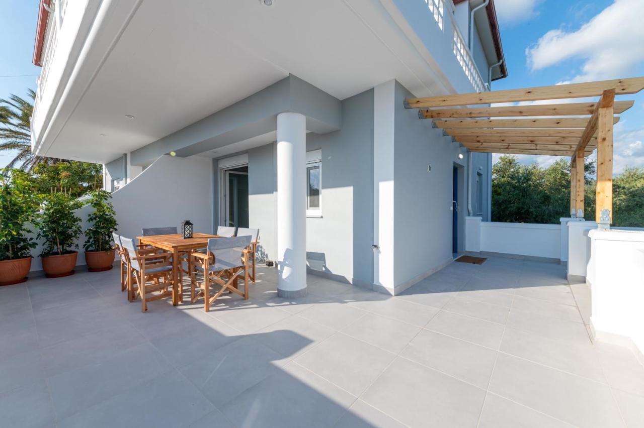 Rizes Seaside Homes Vromonérion 외부 사진