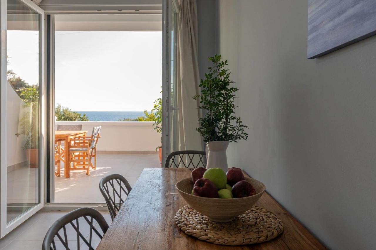 Rizes Seaside Homes Vromonérion 외부 사진