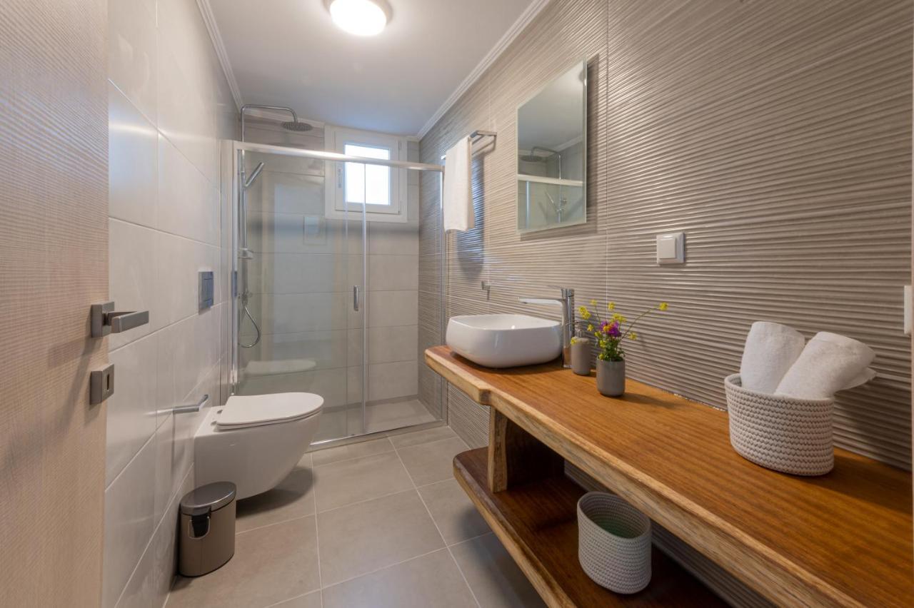 Rizes Seaside Homes Vromonérion 외부 사진
